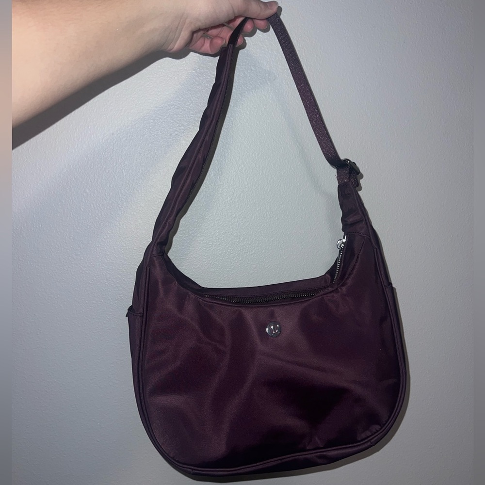 Lululemon city essentials bag